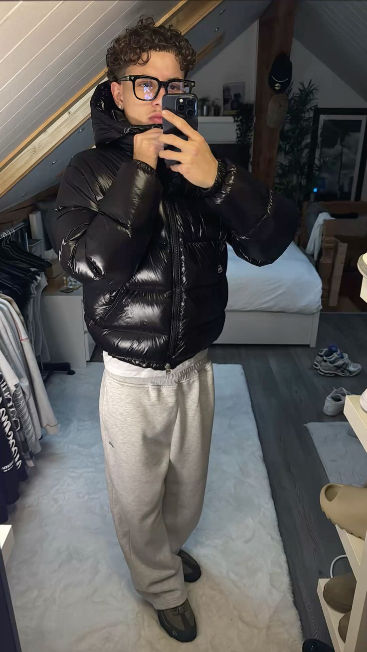 Black puffer jacket mirror fit